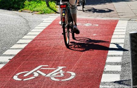 تکمیل و بهره برداری از مسیر ویژه دوچرخه بلوار نماز در بهار ۱۴۰۰