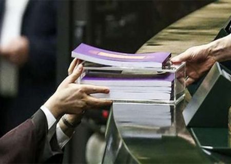 اختصاص بیش از ۳ هزار میلیارد تومان برای خرید وسایل کمک آموزشی در بودجه ۱۴۰۰