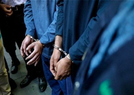 مسافر نماهایی که لوازم صاحب خانه را دزدیده بودند دستگیر شدند