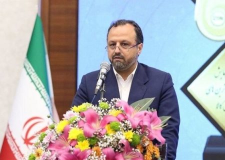 وزیر اقتصاد: نارضایتی زیادی از مناطق آزاد به گوش می‌رسد/ باید مناطق آزاد را “آزاد” کنیم