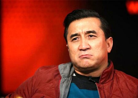 خداداد عزیزی: چرا نه مدیران شهری و نه صنایع مشهد به سمت فوتبال نمی آیند؟