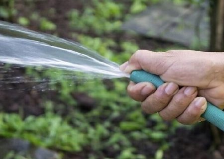 انشعاب آب ۱۳۰ مشترک بد مصرف خانگی و ۶ دستگاه اداری در مشهد قطع شد