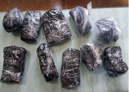 کشف ۱۲ کیلو تریاک در خودروی سواری