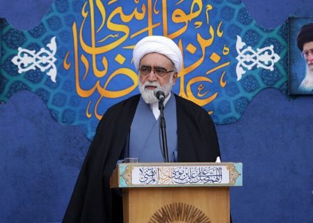 هویت امام رضایی مشهد نباید زیر نفوذ تبلیغات تجار قرار گیرد