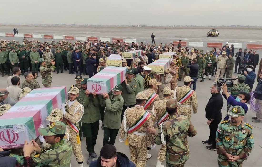 پیکر مطهر ۱۲ شهید گمنام وارد مشهد شد