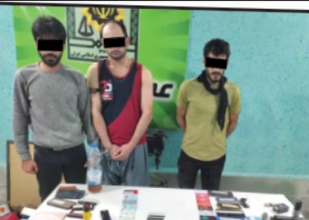 کتک زدن مرد خارجی جلوی چشم زنش در مشهد / افشای یک باند مخوف با ربودن زن جوان