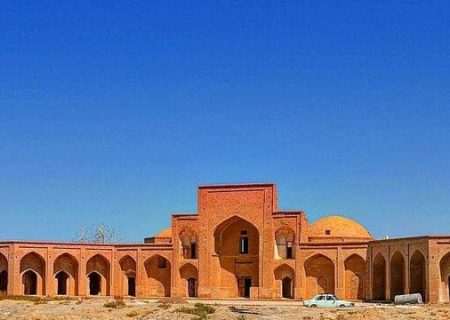 مدرسه علیا یکی از زیباترین مدرسه‌های ایران در باغ علمی تون