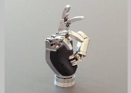 پژوهشگران مشهدی دست مصنوعی با سیستم کنترل ارادی ساختند