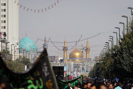 پیاده‌روی جاماندگان اربعین از میدان ۱۵ خرداد تا حرم مطهر رضوی در مشهد