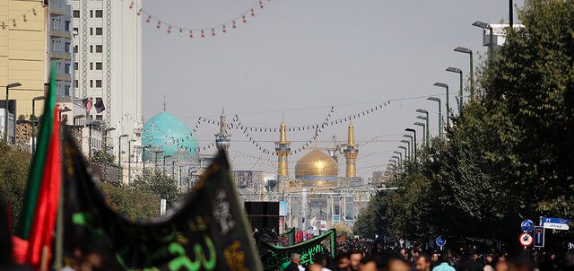پیاده‌روی جاماندگان اربعین از میدان ۱۵ خرداد تا حرم مطهر رضوی در مشهد