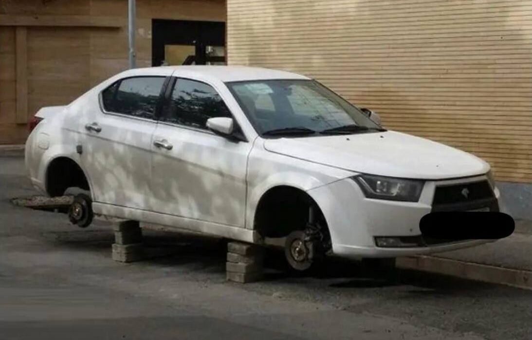سارق لاستیک خودروهای سبزوار دستگیر شد