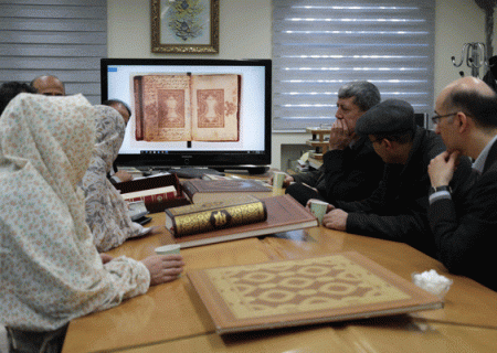 بازدید استادان برجسته زبان و ادبیات فارسی تاجیکستان از کتابخانه رضوی