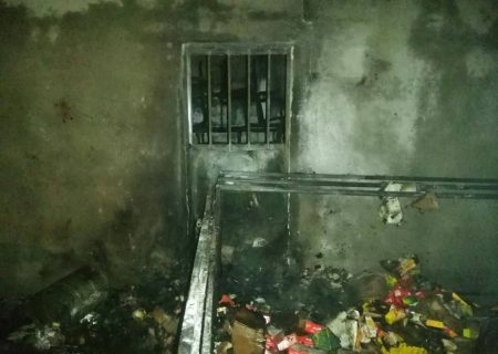 مهار آتش سوزی مهیب دو انبار در بخش احمدآباد مشهد