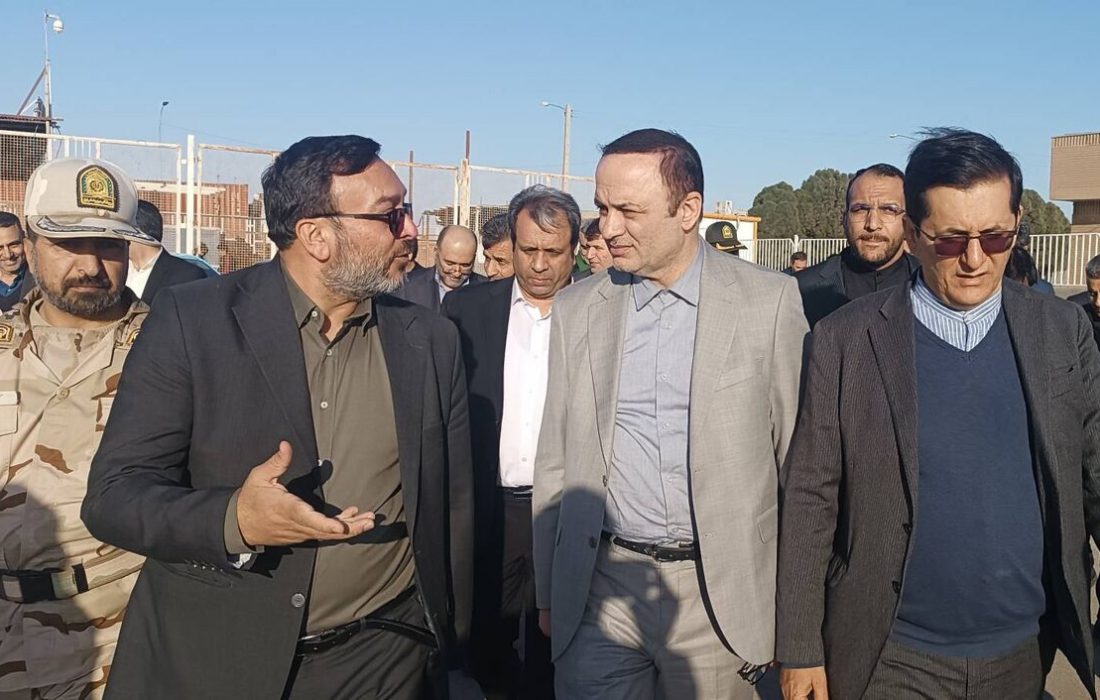 صادرات ۸۰۰ میلیون دلاری کالا از مناطق آزاد کشور تا پایان آذرماه