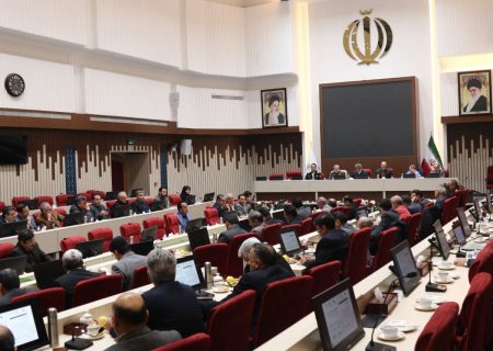 کلیه ادارات دولتی، بانک‌ها و دانشگاه‌ها فردا تعطیل است