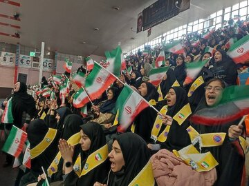 بهمن ماه یادآور تلاش ایرانیان برای برپایی عدالت و آزادی است