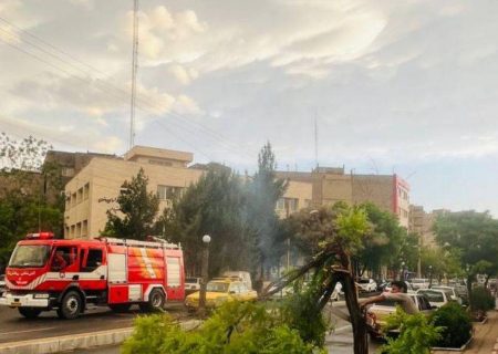 ۲۸ عملیات آتش‌نشانی سبزوار در پی طوفان و رگبار شدید