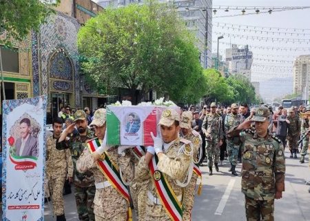 تشییع پیکر جانباز شهید علی‌اکبر بهمنی در مشهد با حضور مردم و مسئولان