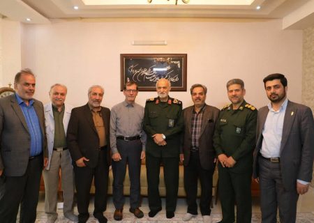 عیادت فرمانده سپاه امام رضا(ع) از پیشکسوت ورزش های پهلوانی وزورخانه ای استان