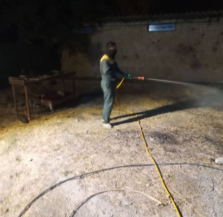 اجرای عملیات گسترده سم پاشی برای مبارزه با پشه های سالک در روستای شمعلی شاندیز