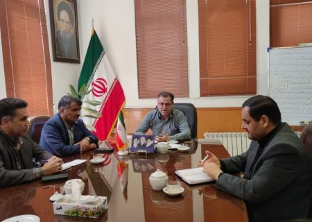 نشست فرماندار کاشمر با روسای جهاد کشاورزی و صنعت، معدن و تجارت با محوریت تأمین کالا و مقابله با گران‌فروشی