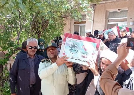 مراسم تشییع پیکر روحانی شهید، احد اقدسی و فرزندانش برگزار شد