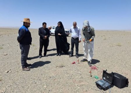 فرماندار مه‌ولات از روند اجرای طرح ملی نیروگاه خورشیدی ۲۰۰ مگاواتی بازدید کرد