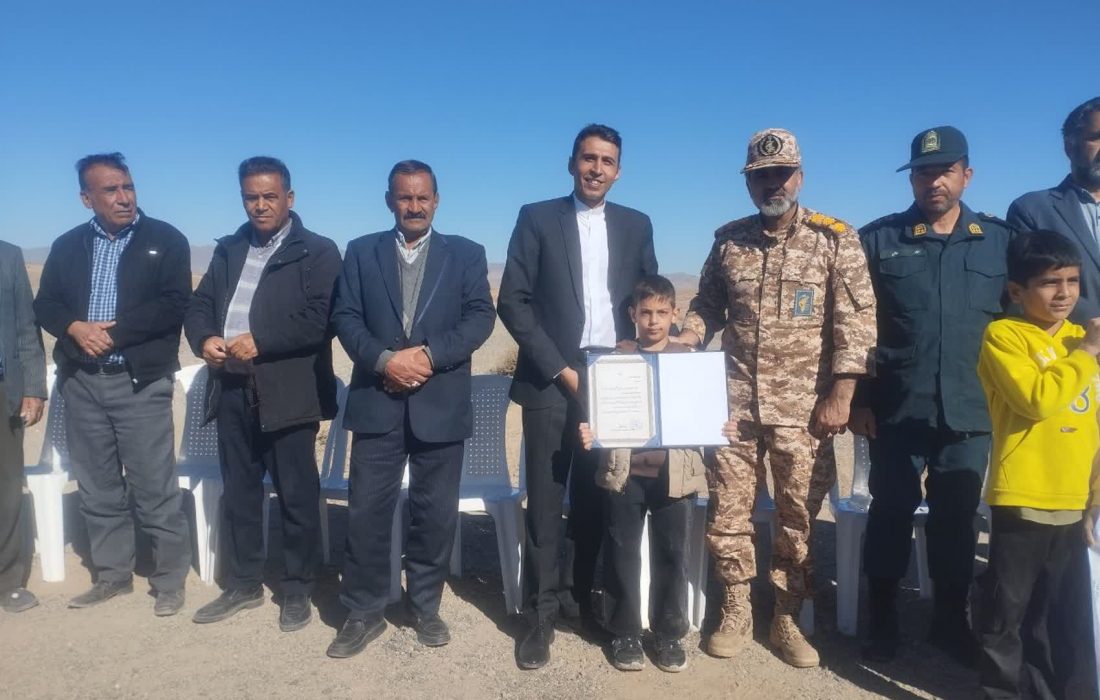 همسر و مادر شهیدان فکوری به فرزندان و همسر شهیدش پیوست