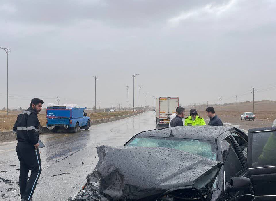 مصدومیت ۷ نفر در حادثه برخورد خودرو پژو پارس و پژو ۲۰۶