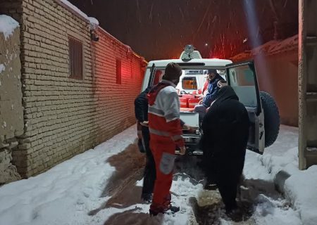 امداد رسانی به ۶۰ نفر توسط هلال احمر قوچان در پی بارش برف و کولاک