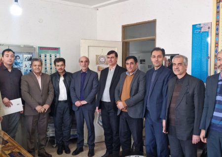 تعلیم بدون تربیت بالی برای پرواز ندارد
