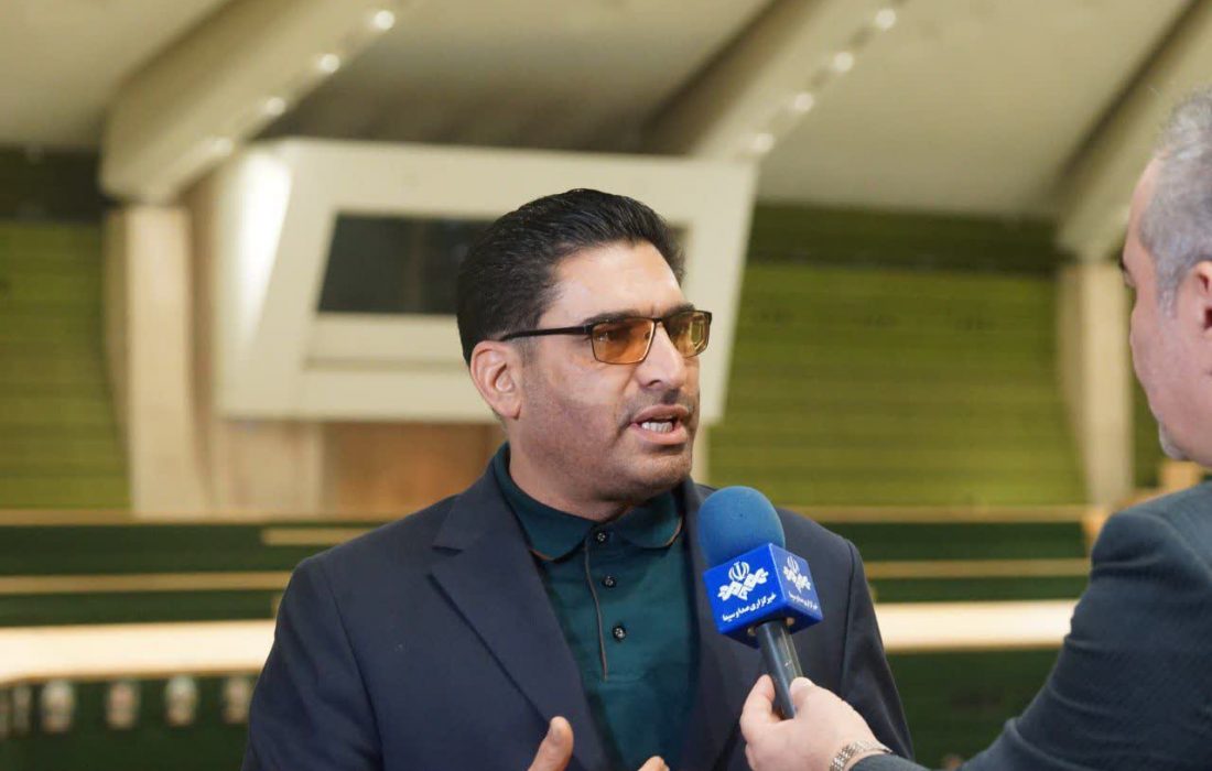 نهاد ریاست جمهوری و مشاوران آن و نمایندگان مجلس شورای اسلامی در ادبیات گفتگو مراقبت کنند