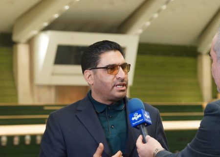 نهاد ریاست جمهوری و مشاوران آن و نمایندگان مجلس شورای اسلامی در ادبیات گفتگو مراقبت کنند