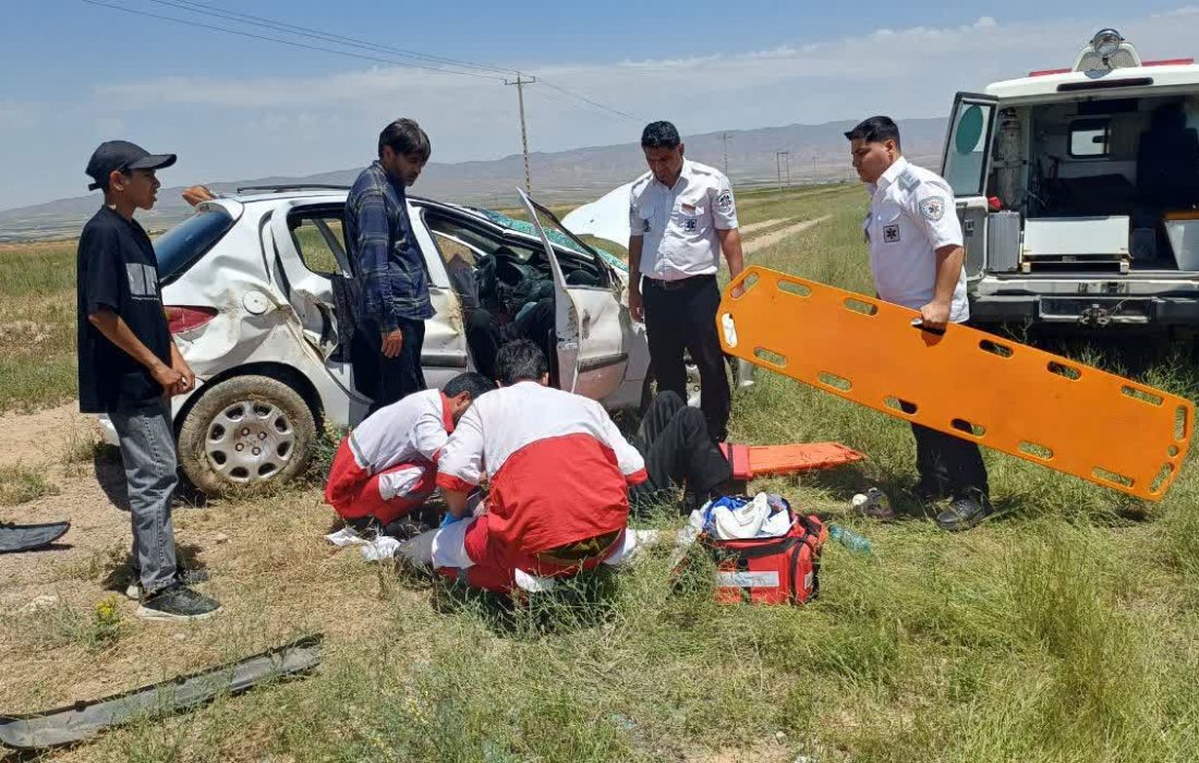 مصدومیت ۲ نفر در حادثه برخورد ۲ دستگاه خودرو پژو ۲۰۶ در محور قوچان به سبزوار