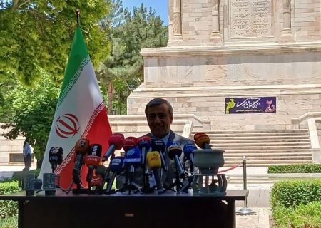 محدودیتی برای صدور مجوز اجرای برنامه‌های فرهنگی در مشهد نداریم